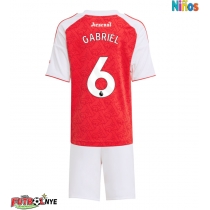 Camiseta Arsenal Gabriel Magalhaes #6 Primera Equipación para niños 2025-26 manga corta (+ pantalones cortos)